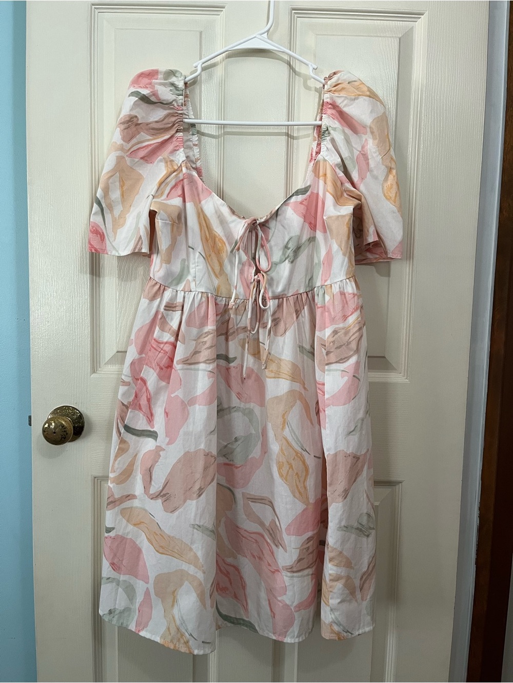 Abercrombie & Fitch Key Hole Baby Doll Dress